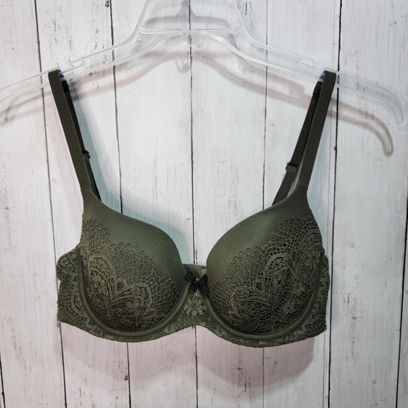 Victoria's Secret Women's Green Crochet Body Lined Demi Bra Size 34D Underwire. - Picture 1 of 6